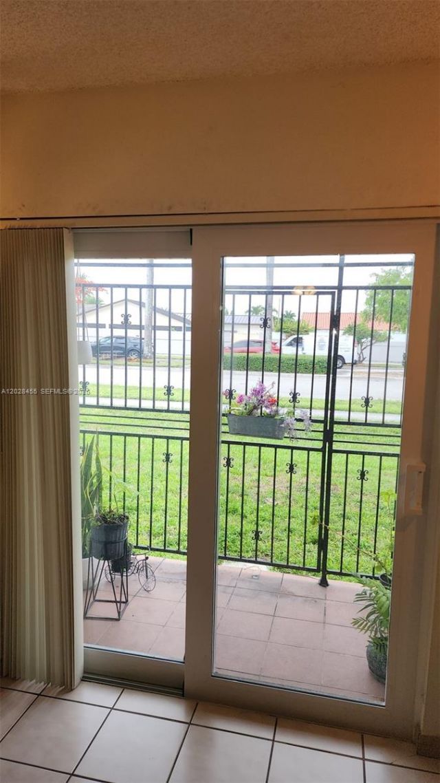 9000 SW 24th St, Unit 21C, Miami, FL 33165 Photo