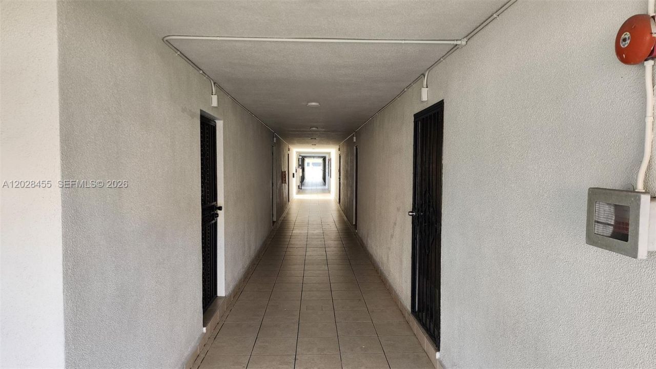 9000 SW 24th St, Unit 21C, Miami, FL 33165 Photo