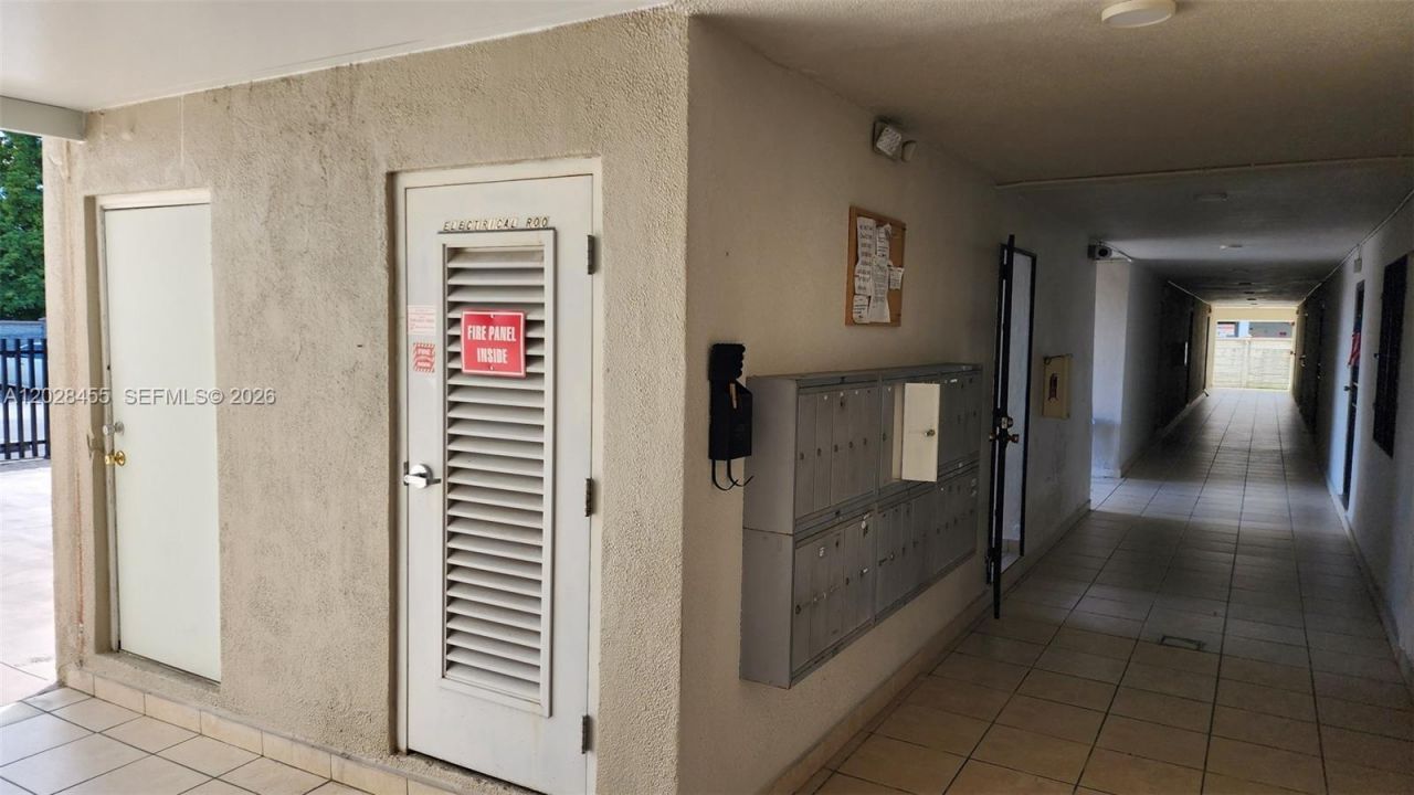 9000 SW 24th St, Unit 21C, Miami, FL 33165 Photo