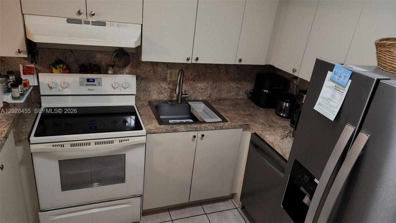9000 SW 24th St, Unit 21C, Miami, FL 33165 Photo