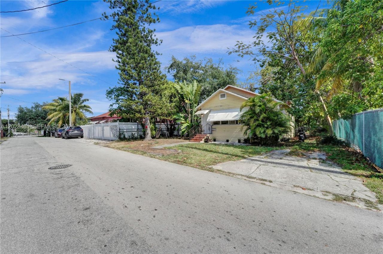 259 NE 57th St , Miami, FL 33137 Photo