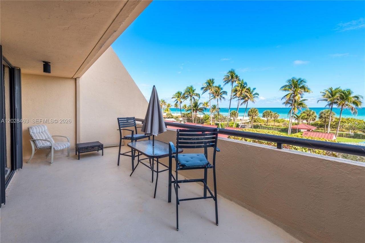 2555 Collins Ave , Unit 403, Miami Beach, FL 33140 Photo