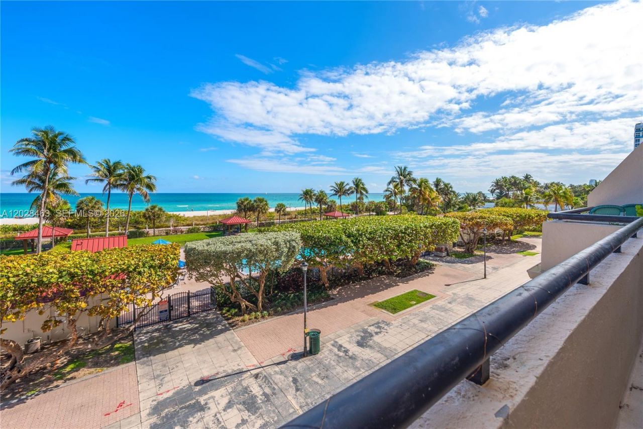 2555 Collins Ave , Unit 403, Miami Beach, FL 33140 Photo