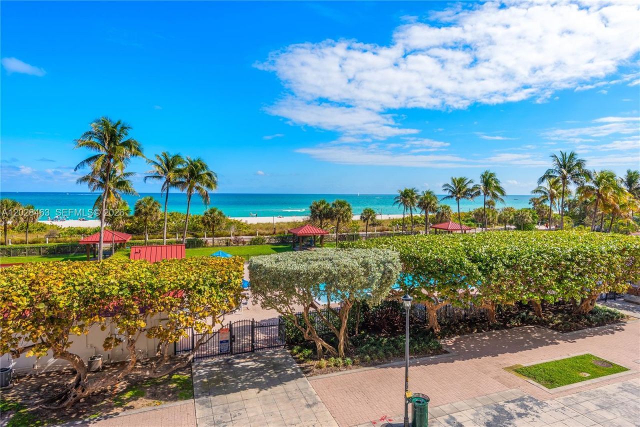 2555 Collins Ave , Unit 403, Miami Beach, FL 33140 Photo