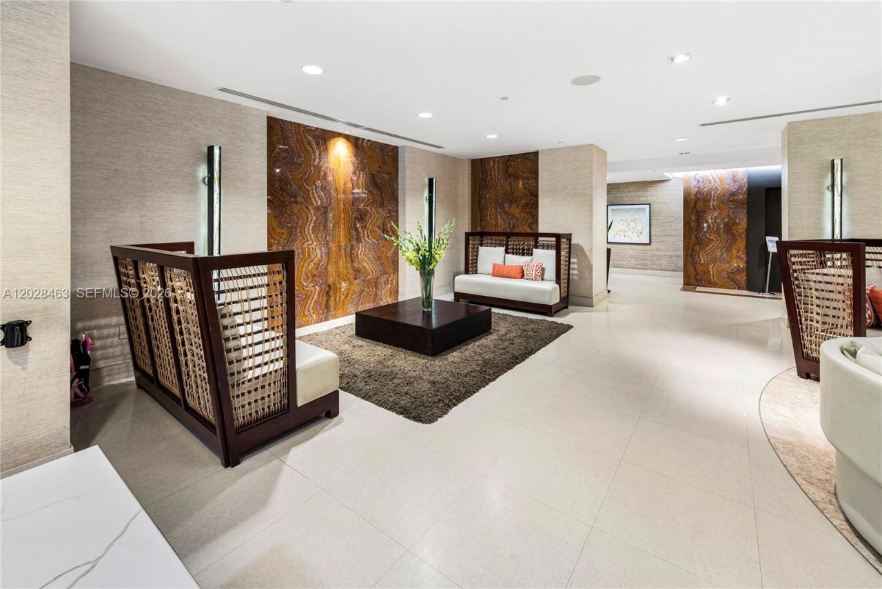 2555 Collins Ave , Unit 403, Miami Beach, FL 33140 Photo
