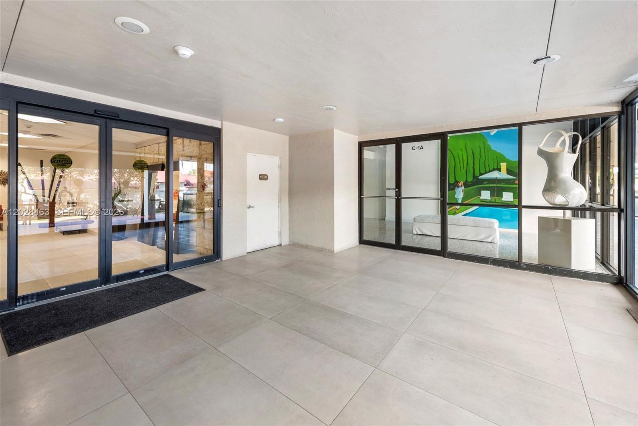 2555 Collins Ave , Unit 403, Miami Beach, FL 33140 Photo