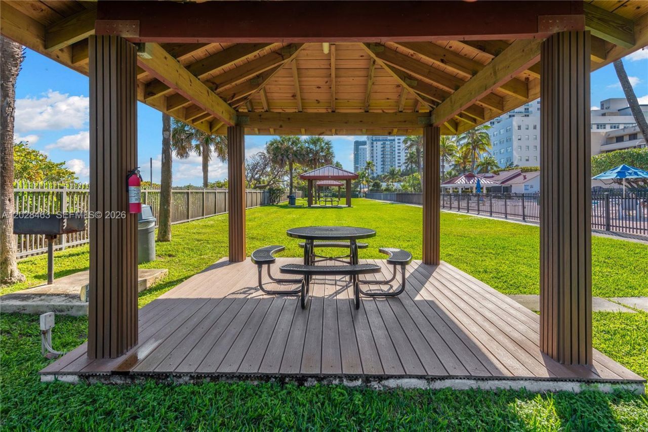 2555 Collins Ave , Unit 403, Miami Beach, FL 33140 Photo