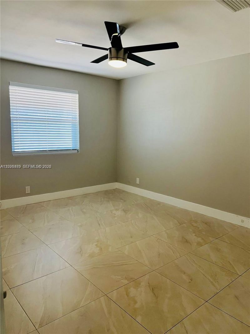 125 SE 4th Ave, Unit 2, Hallandale Beach, FL 33009 Photo