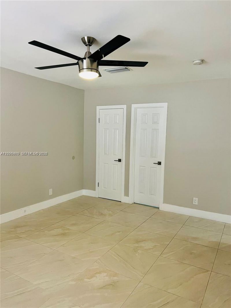 125 SE 4th Ave, Unit 2, Hallandale Beach, FL 33009 Photo