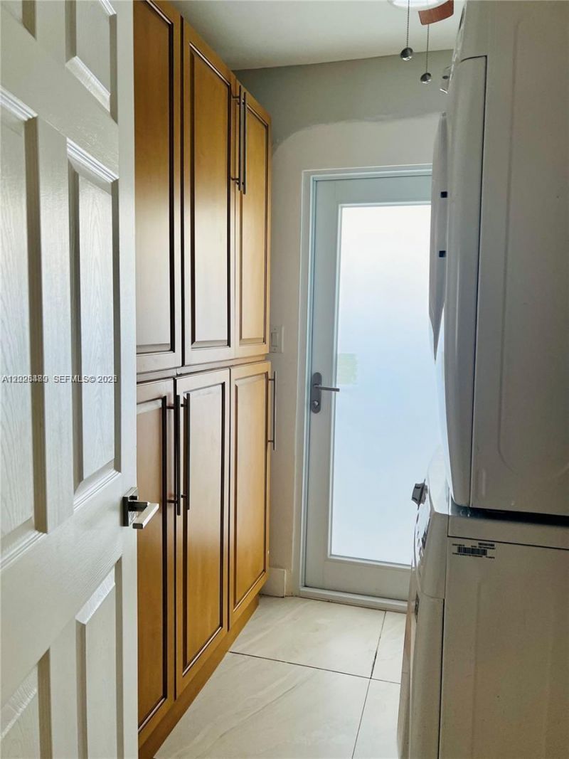 125 SE 4th Ave, Unit 2, Hallandale Beach, FL 33009 Photo