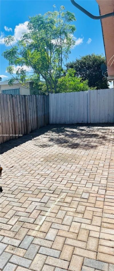125 SE 4th Ave, Unit 2, Hallandale Beach, FL 33009 Photo
