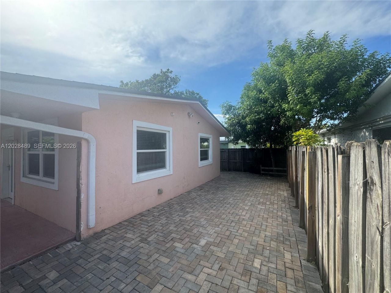 125 SE 4th Ave, Unit 2, Hallandale Beach, FL 33009 Photo