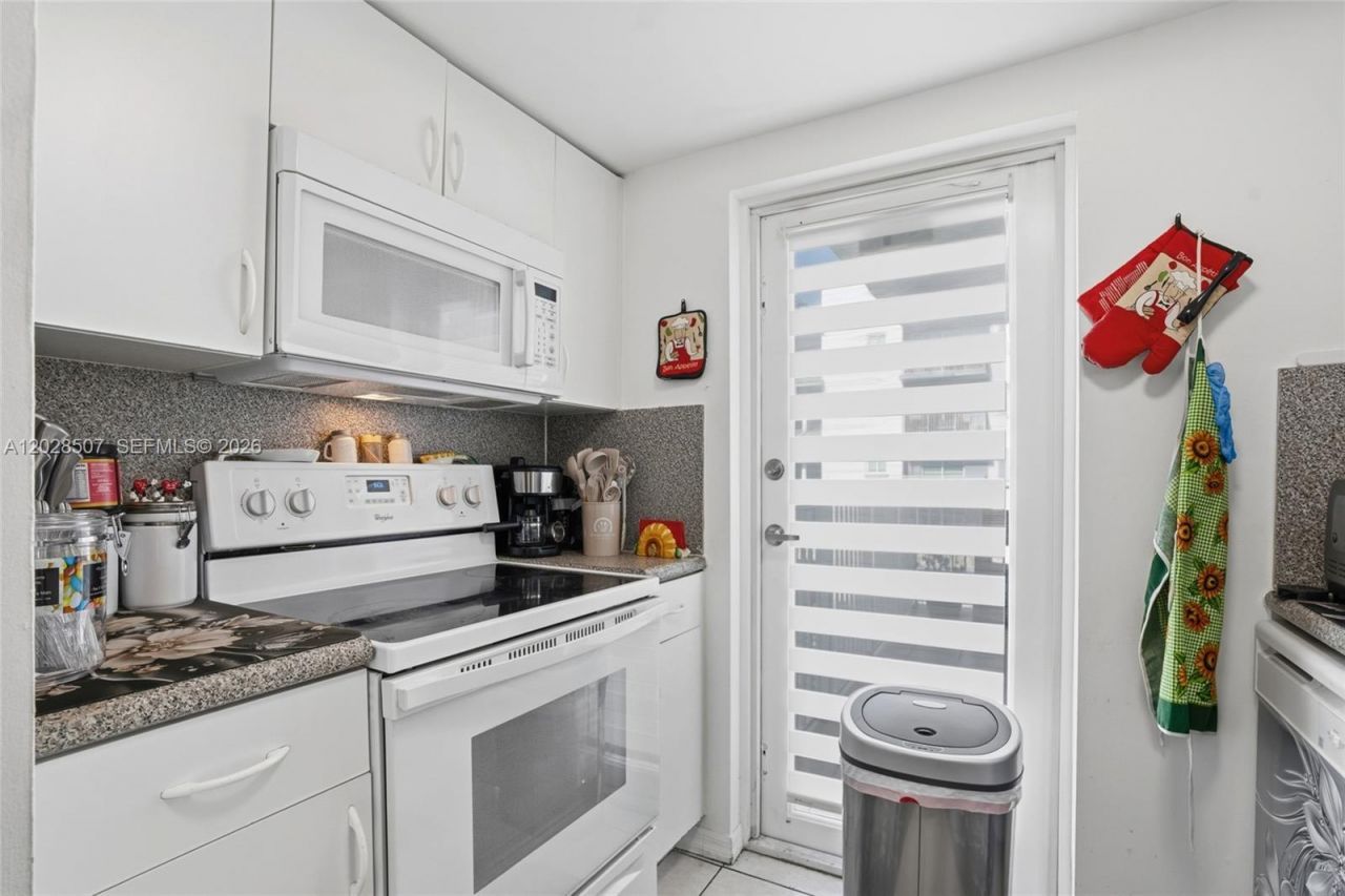 2475 NW 16th Street Rd, Unit 401, Miami, FL 33125 Photo