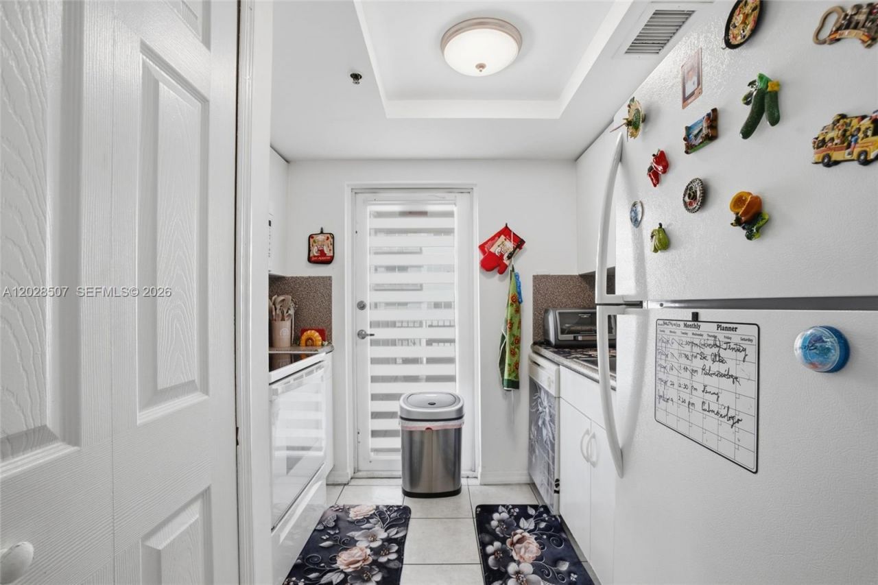 2475 NW 16th Street Rd, Unit 401, Miami, FL 33125 Photo