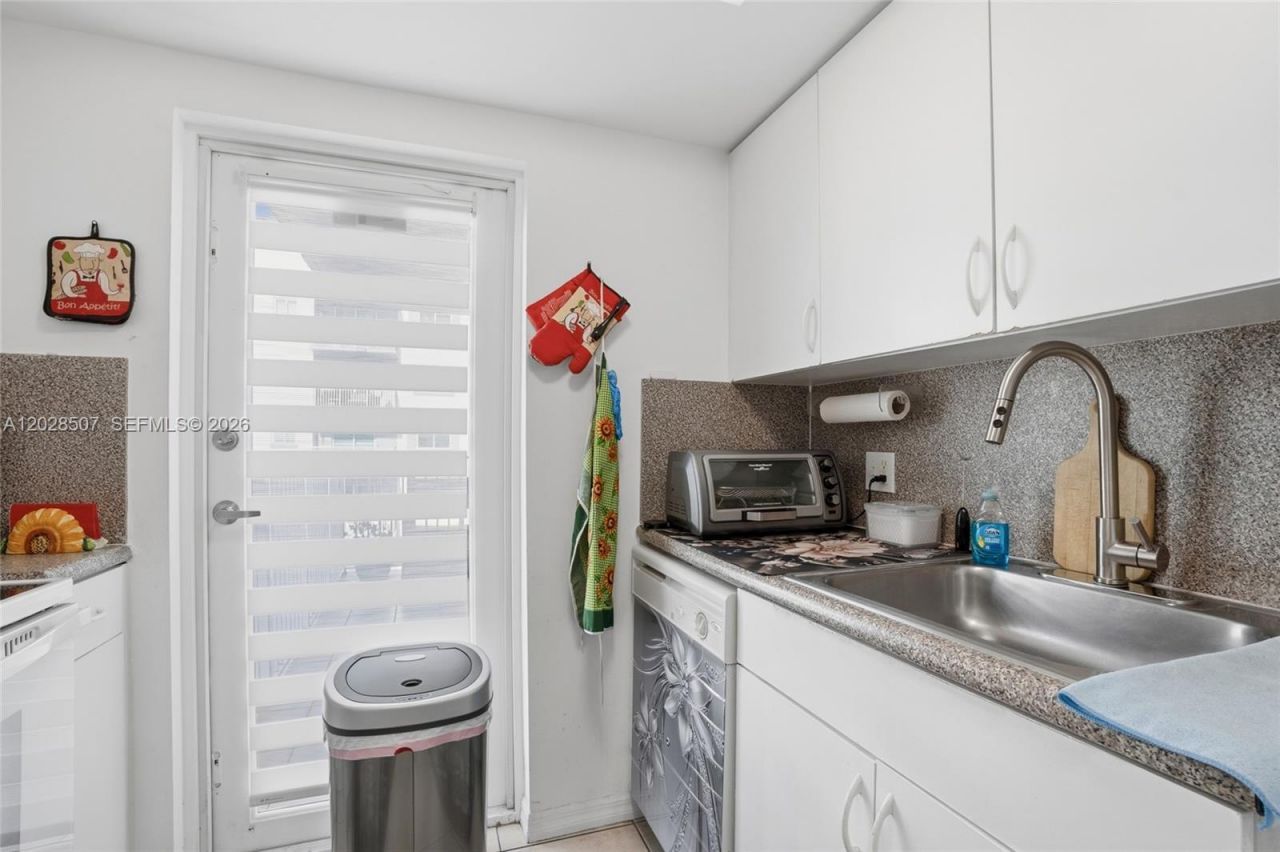 2475 NW 16th Street Rd, Unit 401, Miami, FL 33125 Photo