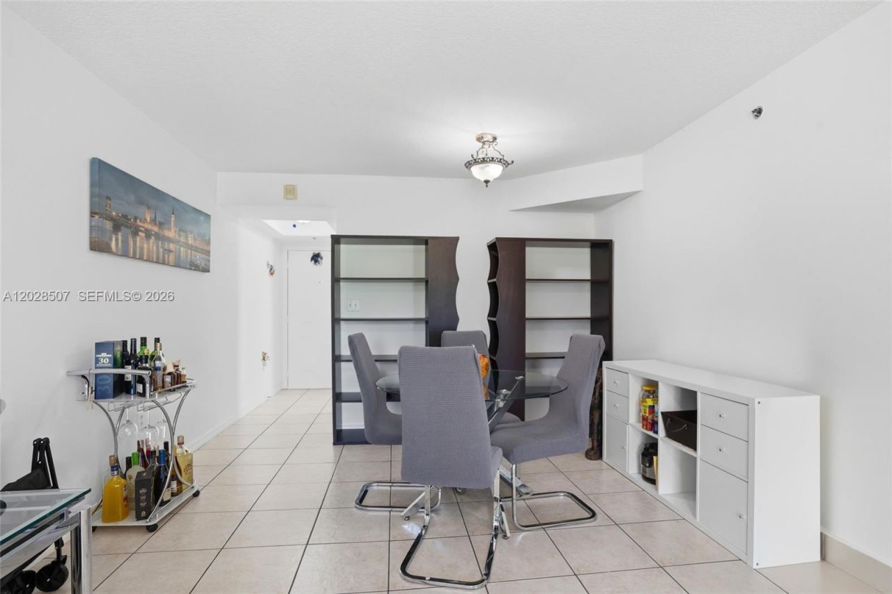2475 NW 16th Street Rd, Unit 401, Miami, FL 33125 Photo