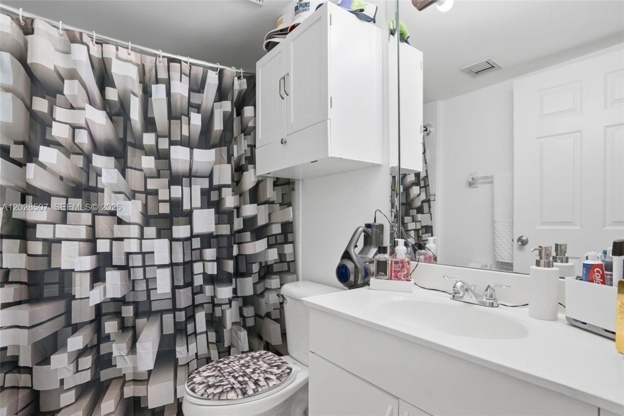 2475 NW 16th Street Rd, Unit 401, Miami, FL 33125 Photo