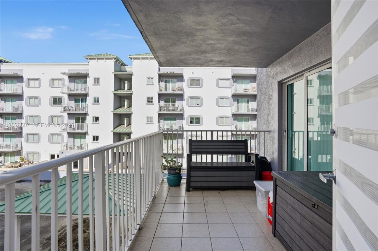 2475 NW 16th Street Rd, Unit 401, Miami, FL 33125 Photo