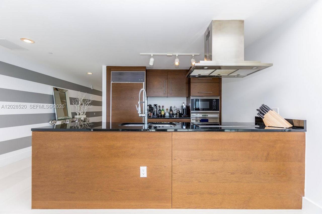 495 Brickell Ave , Unit 4901, Miami, FL 33131 Photo