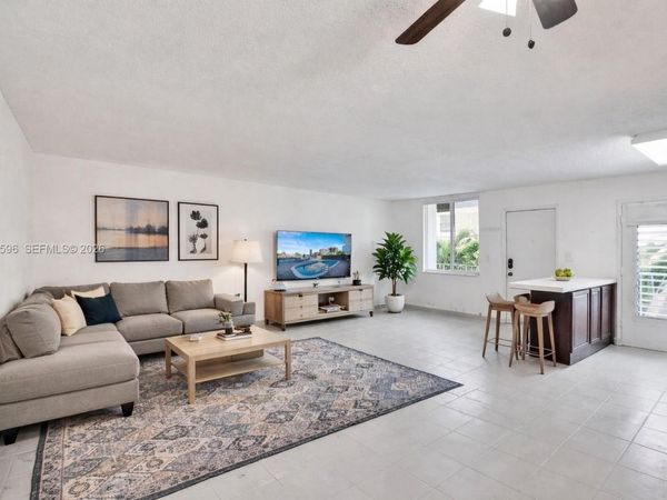 7133 Bay Dr , Unit 305, Miami Beach, FL 33141