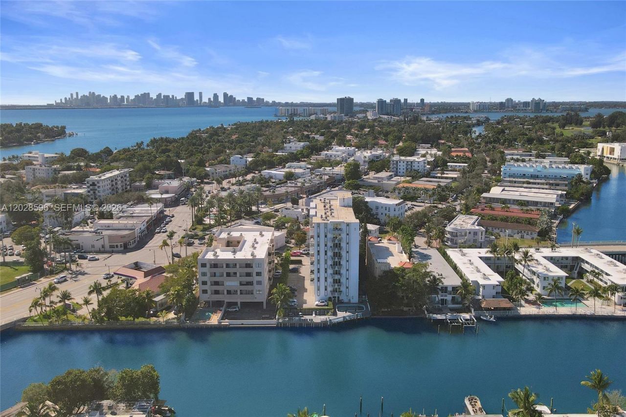 7133 Bay Dr , Unit 305, Miami Beach, FL 33141 Photo