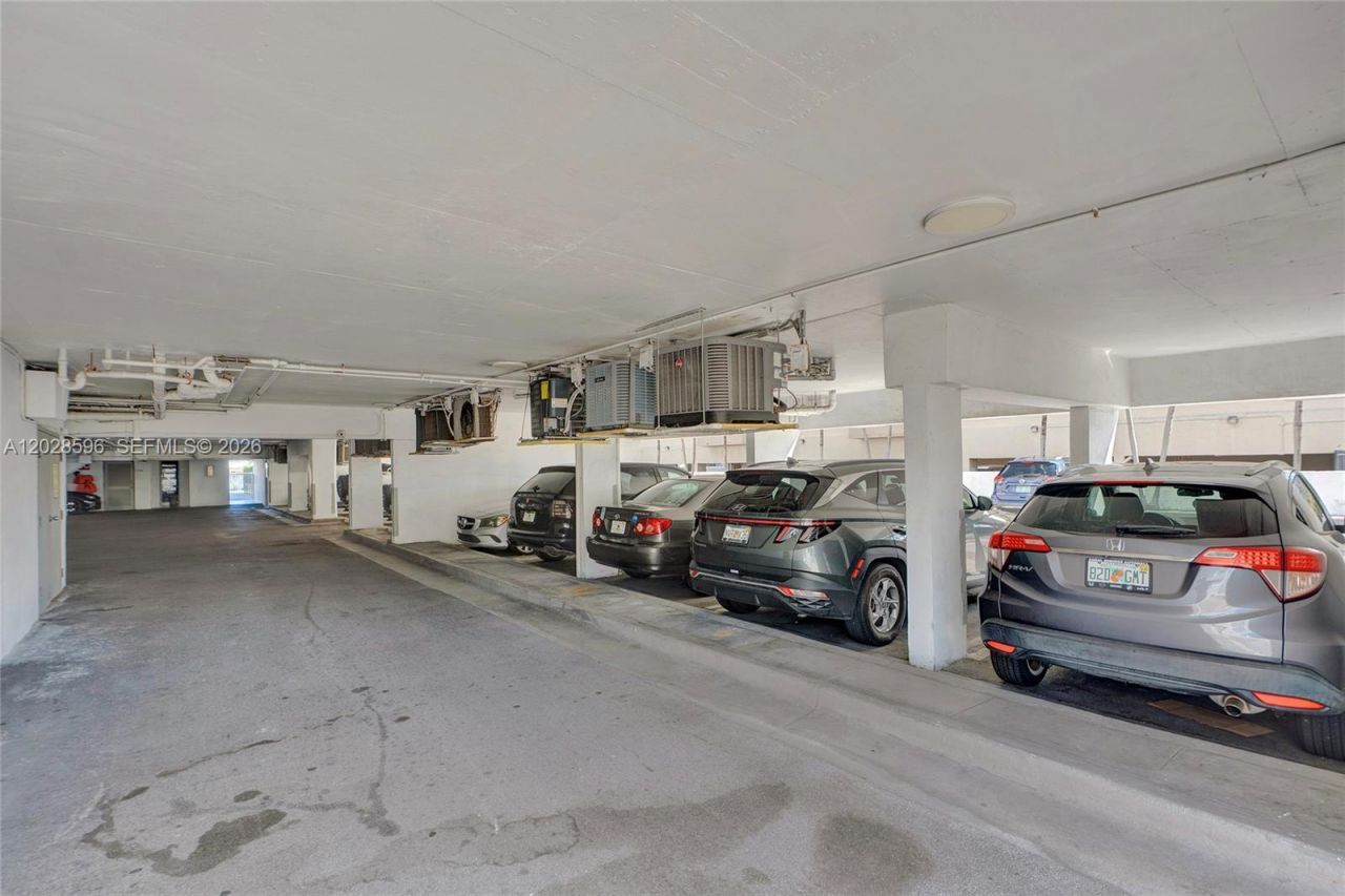 7133 Bay Dr , Unit 305, Miami Beach, FL 33141 Photo