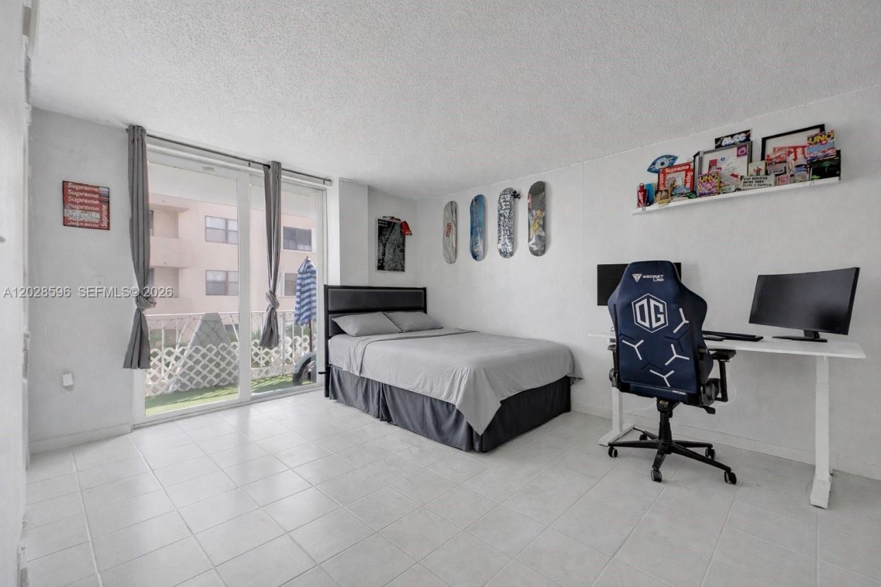 7133 Bay Dr, Unit 305, Miami Beach, FL 33141 Photo