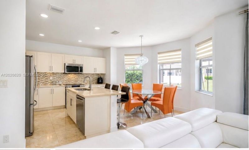 10555 NW 69th Ter , Doral, FL 33178 Photo