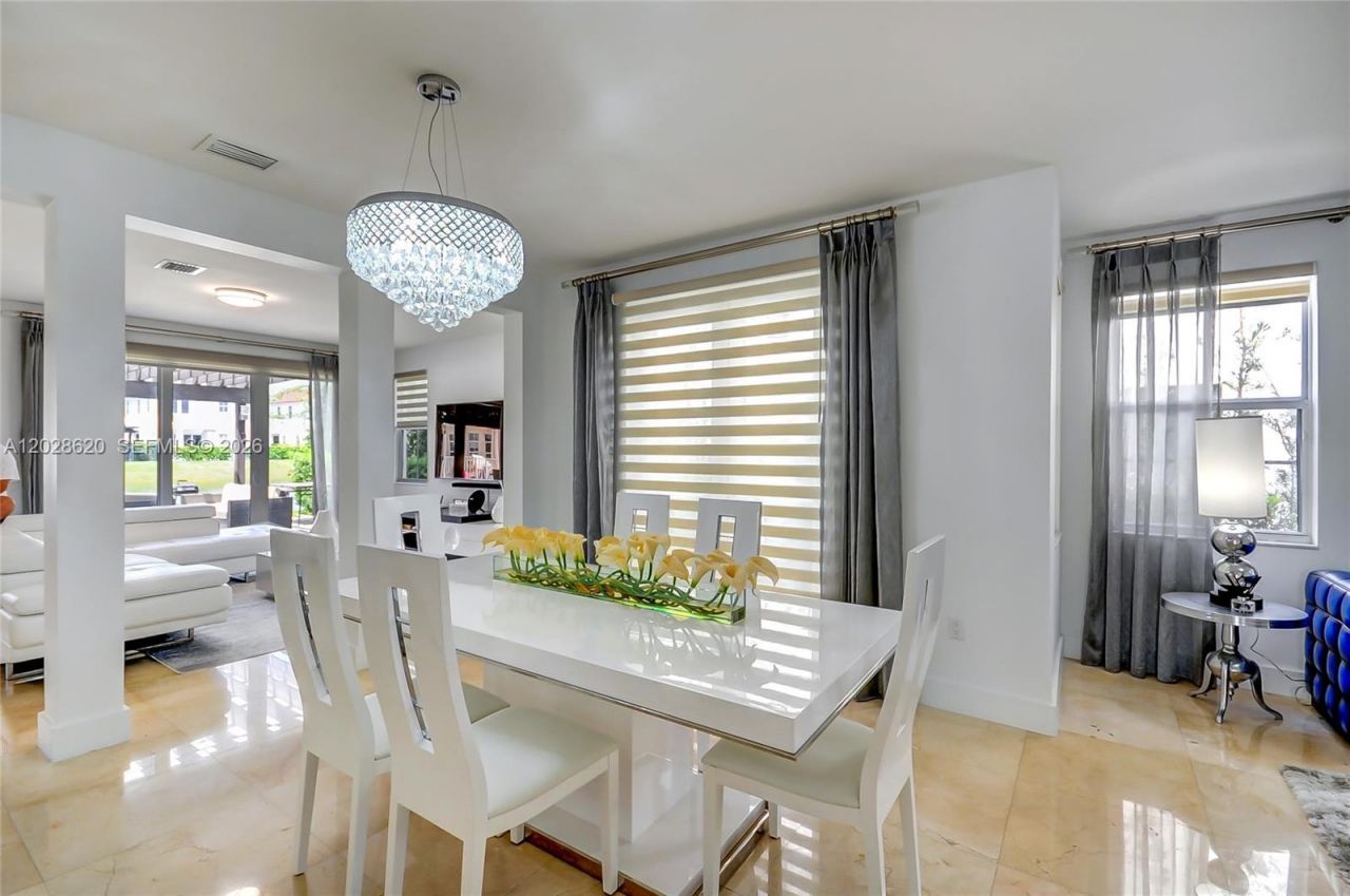 10555 NW 69th Ter , Doral, FL 33178 Photo