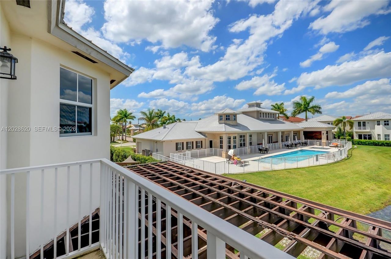 10555 NW 69th Ter, Doral, FL 33178 Photo