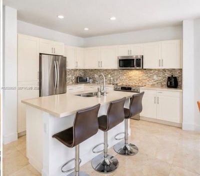 10555 NW 69th Ter , Doral, FL 33178 Photo