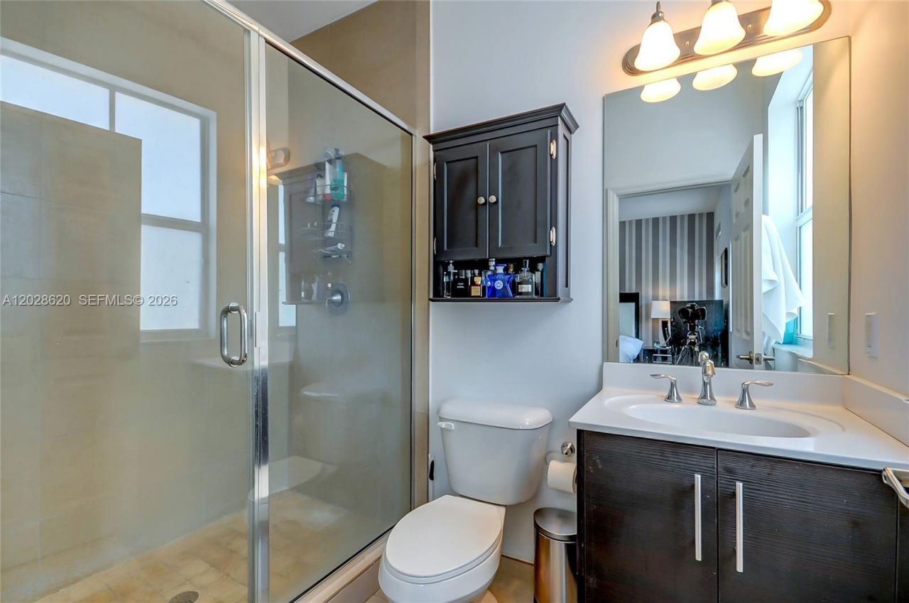 10555 NW 69th Ter, Doral, FL 33178 Photo