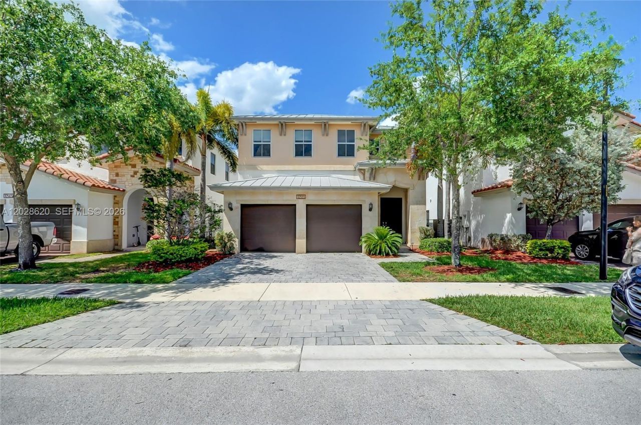 10555 NW 69th Ter, Doral, FL 33178 Photo