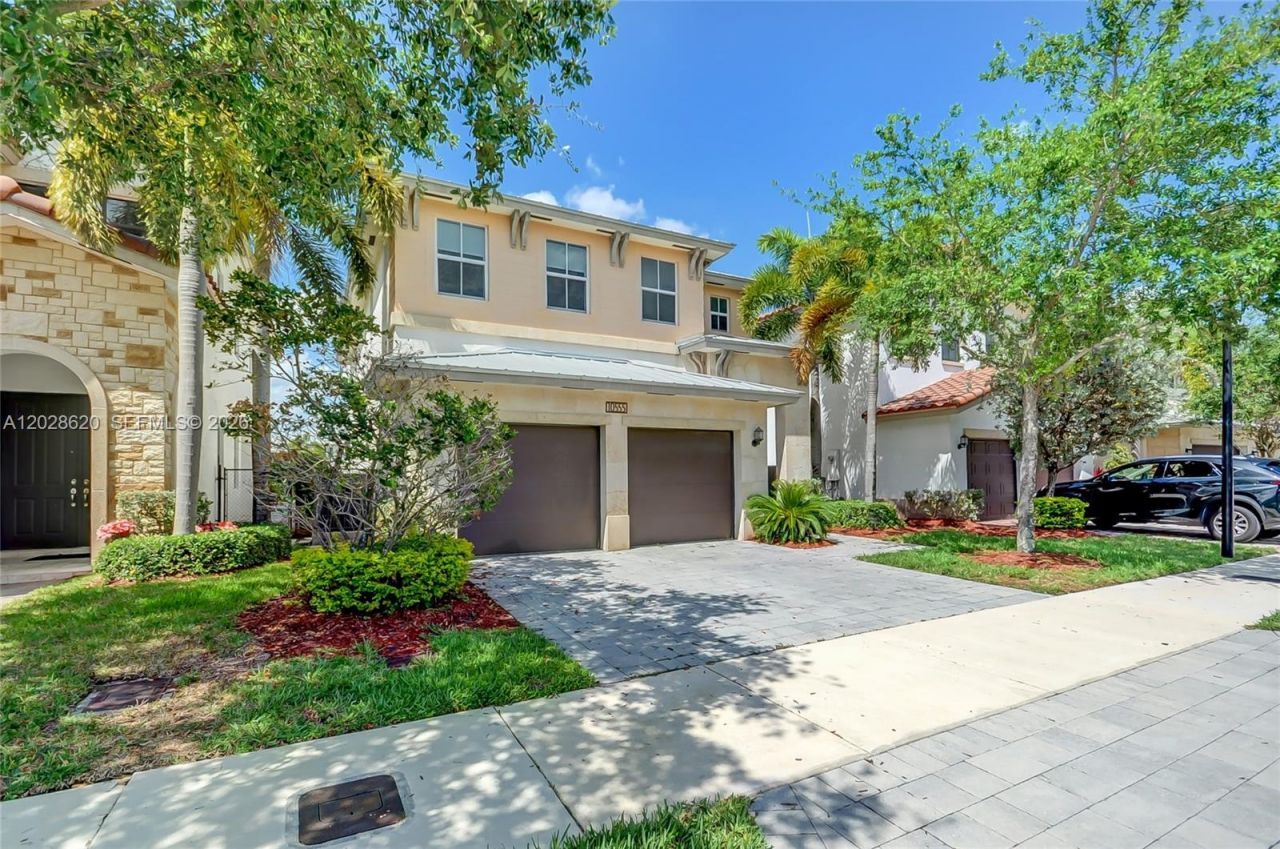 10555 NW 69th Ter, Doral, FL 33178 Photo