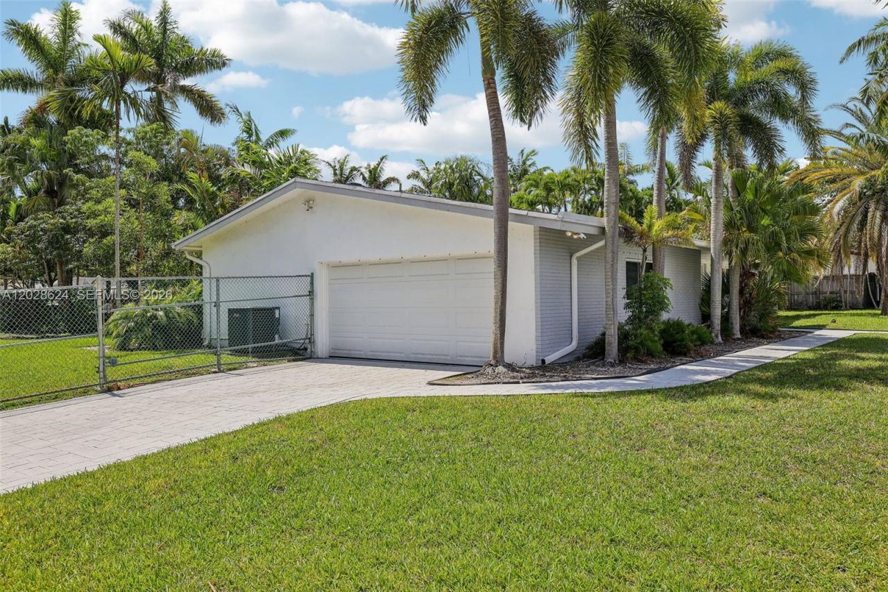 14401 SW 98 Ct , Miami, FL 33176 Photo