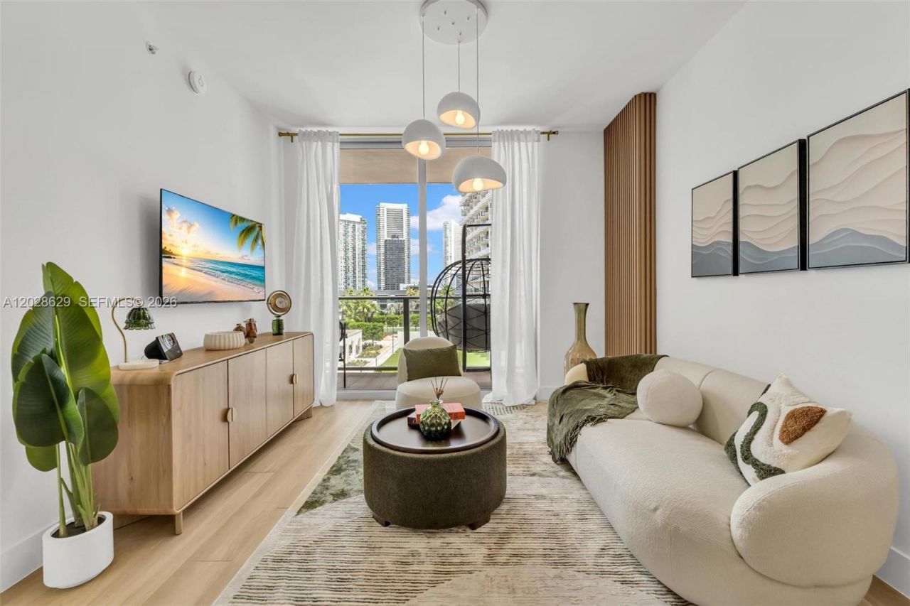90 32nd St , Unit 909, Miami, FL 33127 Photo