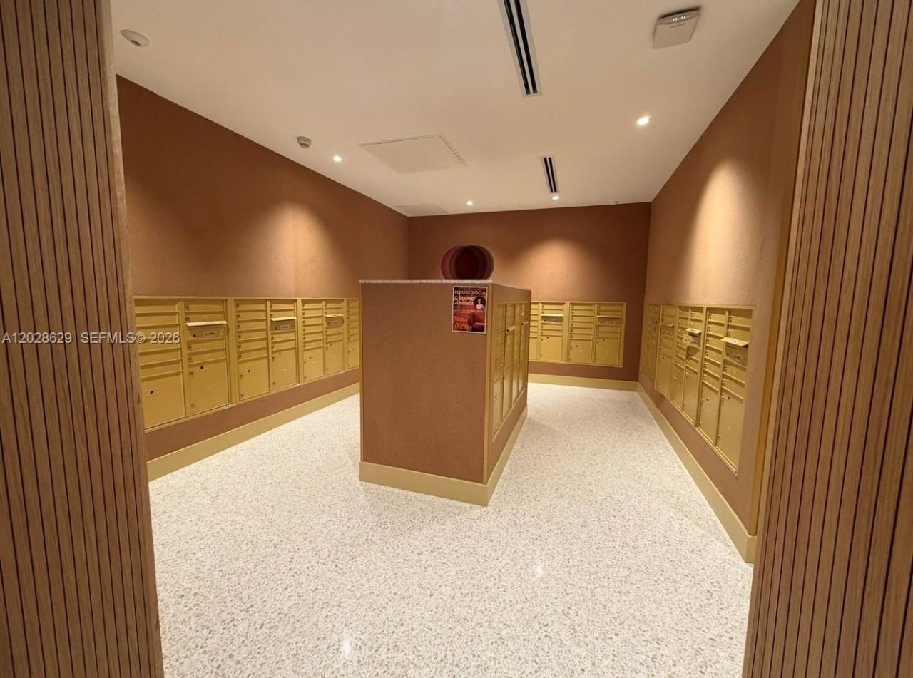 90 32nd St , Unit 909, Miami, FL 33127 Photo