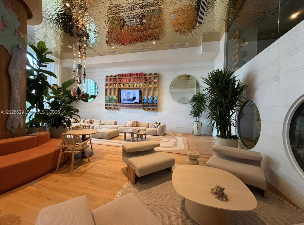 90 32nd St , Unit 909, Miami, FL 33127 Photo