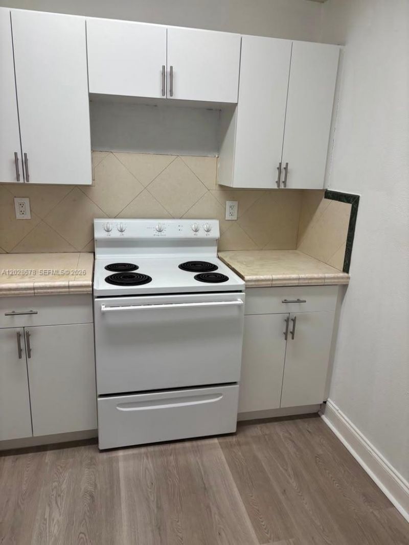 492 NW 165th St Rd, Unit C-211, Miami, FL 33169 Photo
