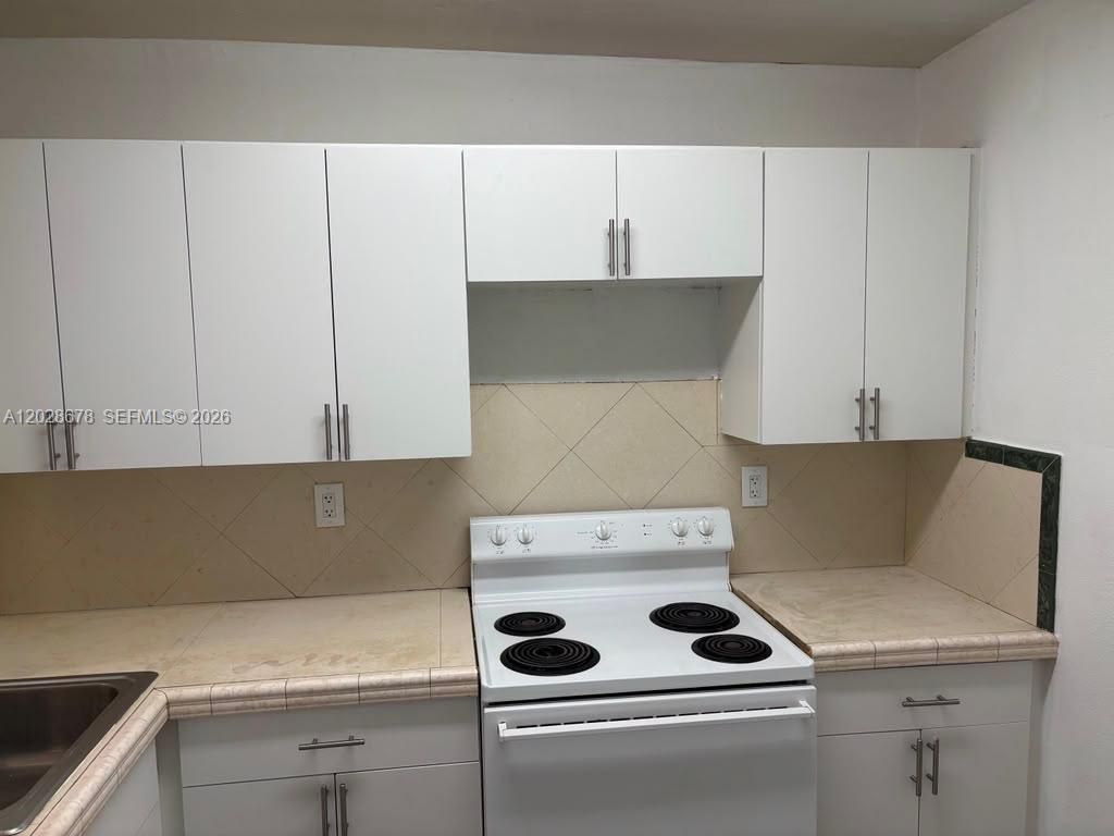 492 NW 165th St Rd, Unit C-211, Miami, FL 33169 Photo