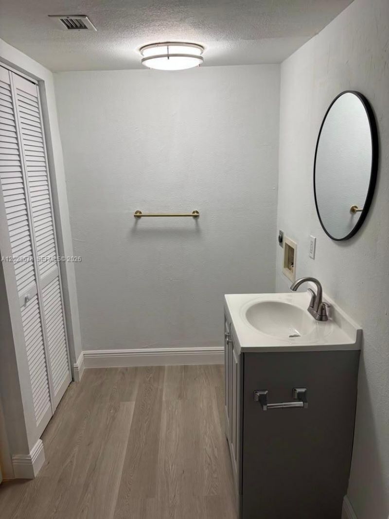 492 NW 165th St Rd, Unit C-211, Miami, FL 33169 Photo