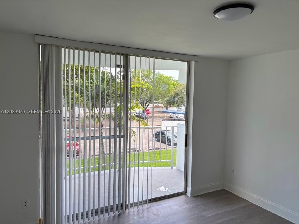 492 NW 165th St Rd, Unit C-211, Miami, FL 33169 Photo