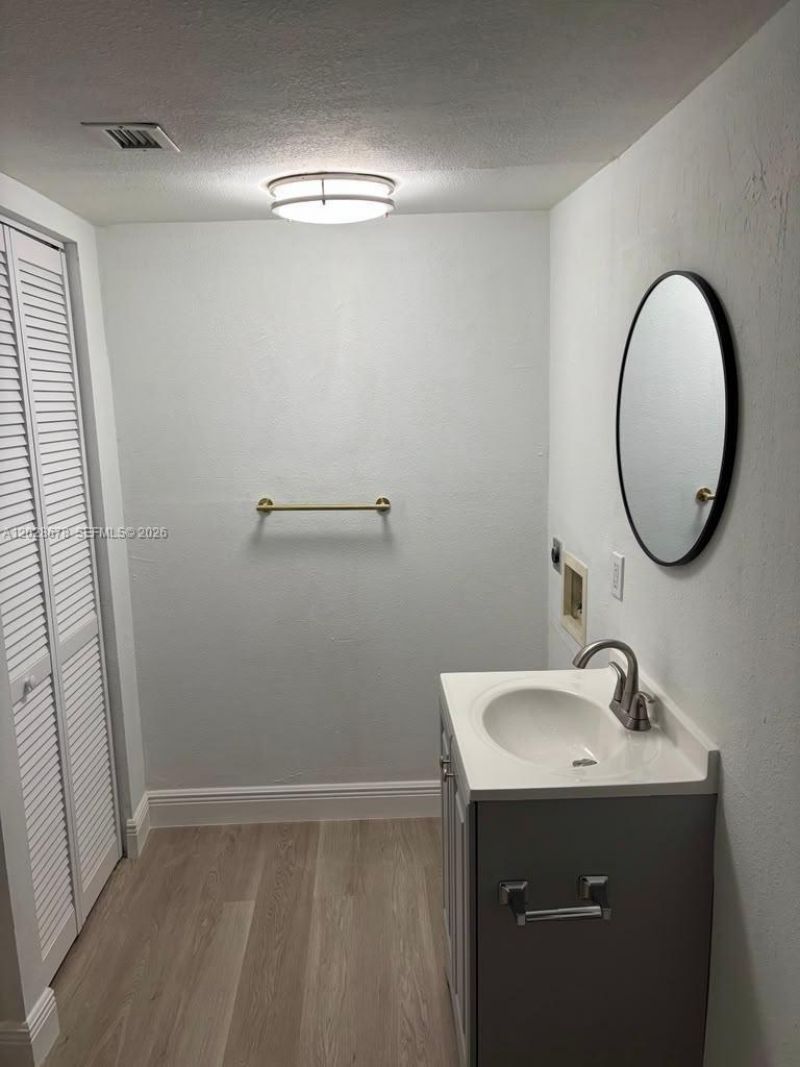 492 NW 165th St Rd, Unit C-211, Miami, FL 33169 Photo