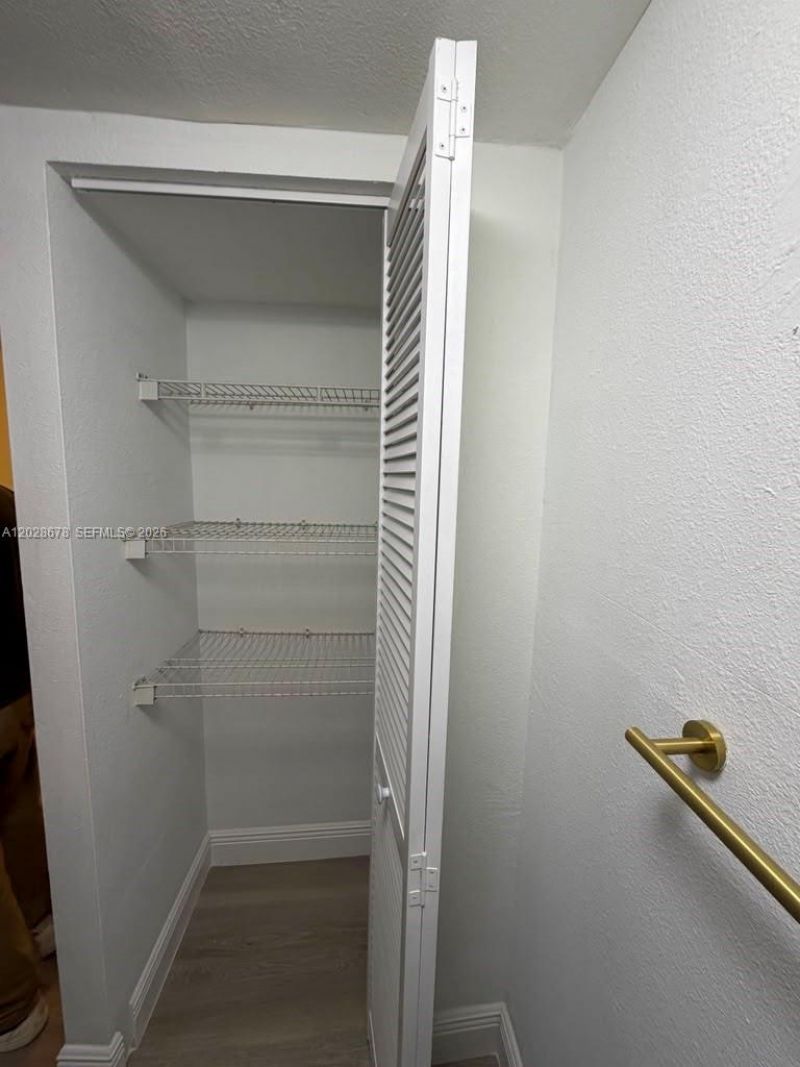 492 NW 165th St Rd, Unit C-211, Miami, FL 33169 Photo