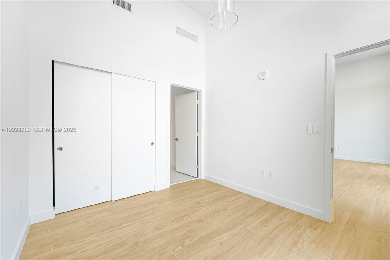 2678 Tigertail , Unit 813, Coconut Grove, FL 33133 Photo