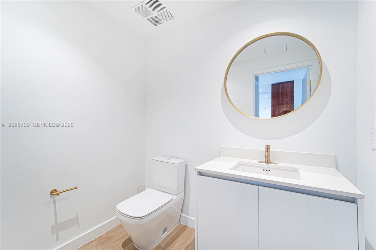 2678 Tigertail , Unit 813, Coconut Grove, FL 33133 Photo