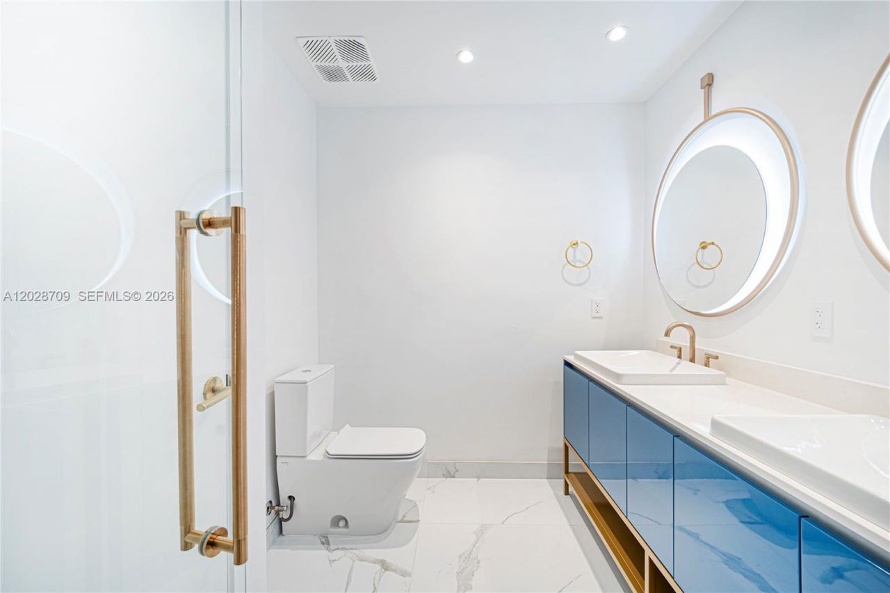 2678 Tigertail , Unit 813, Coconut Grove, FL 33133 Photo