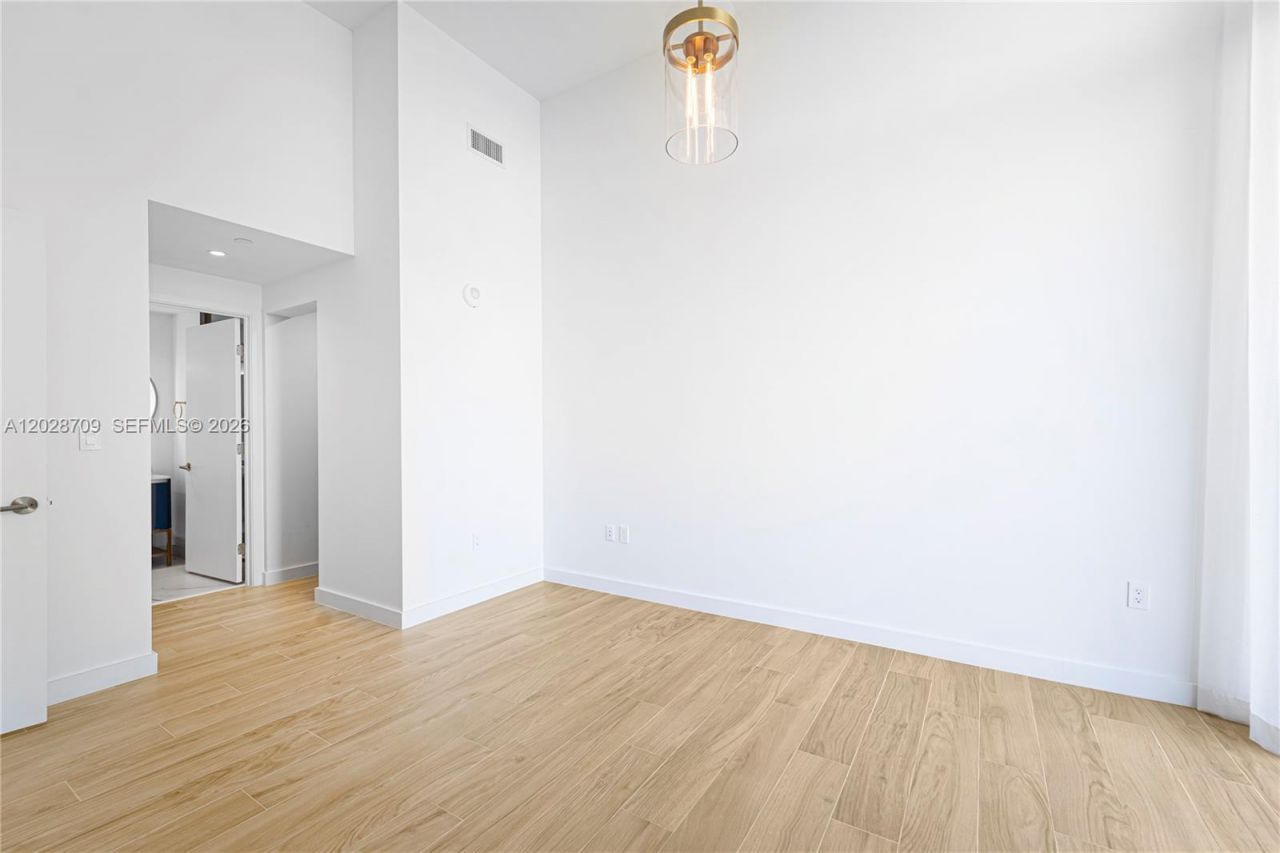 2678 Tigertail , Unit 813, Coconut Grove, FL 33133 Photo
