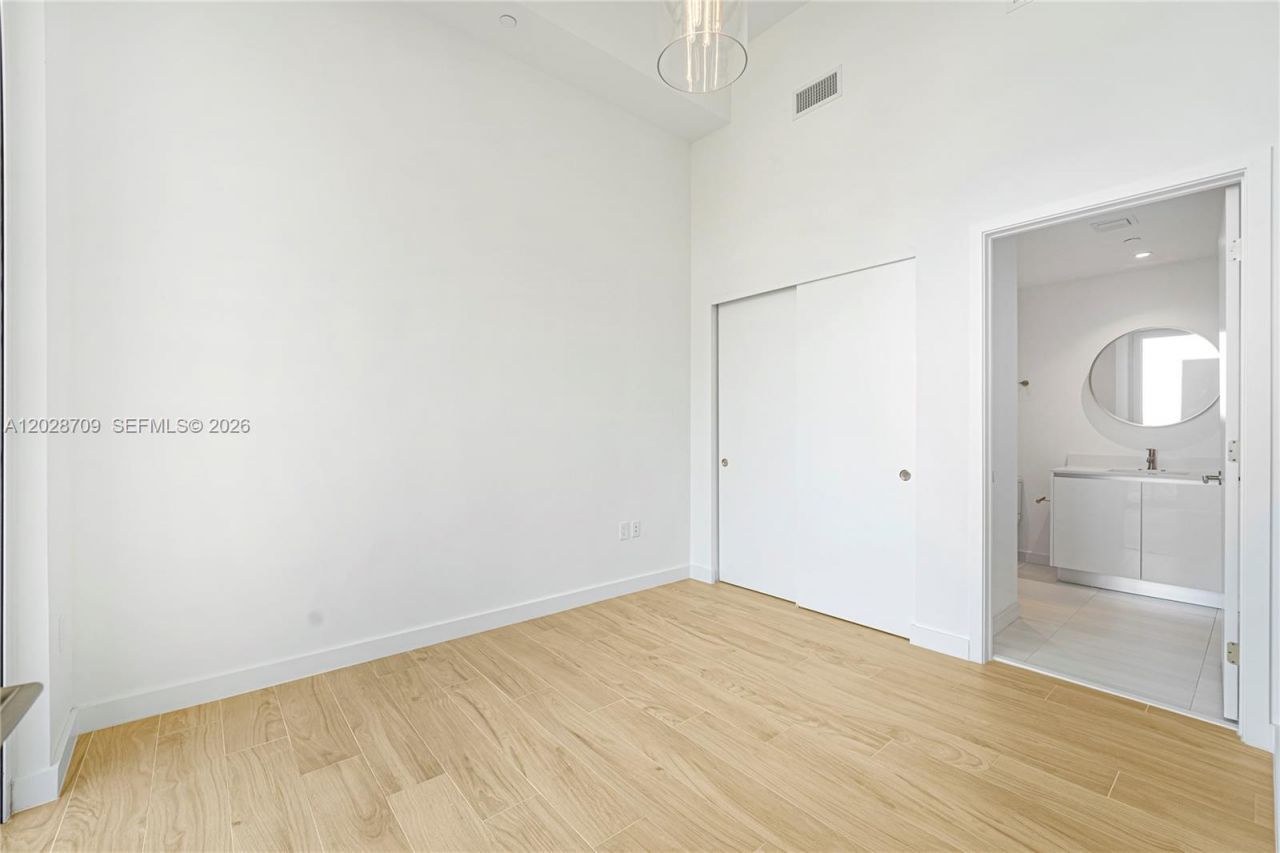 2678 Tigertail , Unit 813, Coconut Grove, FL 33133 Photo