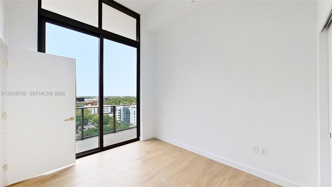 2678 Tigertail , Unit 813, Coconut Grove, FL 33133 Photo
